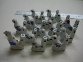 早期景德镇出的动物造型瓷哨子15个