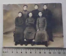 老照片-民国青年人合影