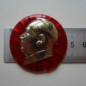 (像章9527)赠给守卫祖国边疆的英雄战士，3225敬制9品