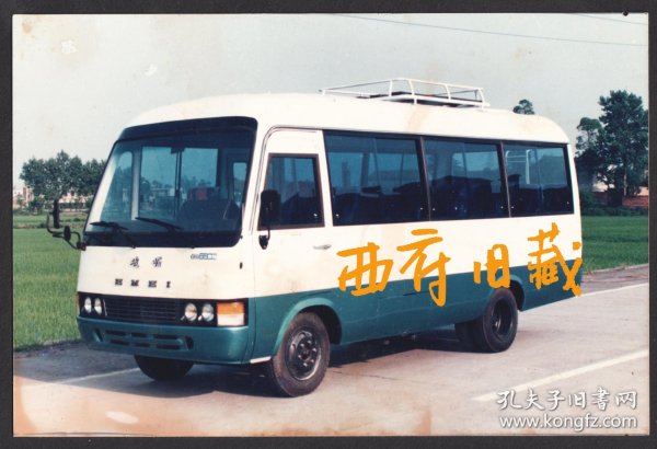 八十九十年代，四川生产的峨眉牌公共小汽车