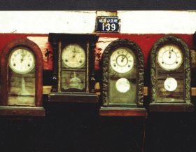 两千年前后，重庆磁器口钟表店等老照片，2张