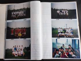 九十年代，成都嘉士伯酒吧杯足球赛各个球队啦啦队，鑫磊俱乐部酒吧假面舞会老照片一册，含老照片40张
