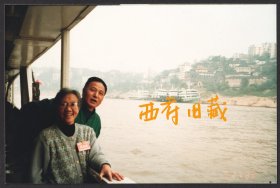 1995年，从长江渡轮上看山城重庆的老照片