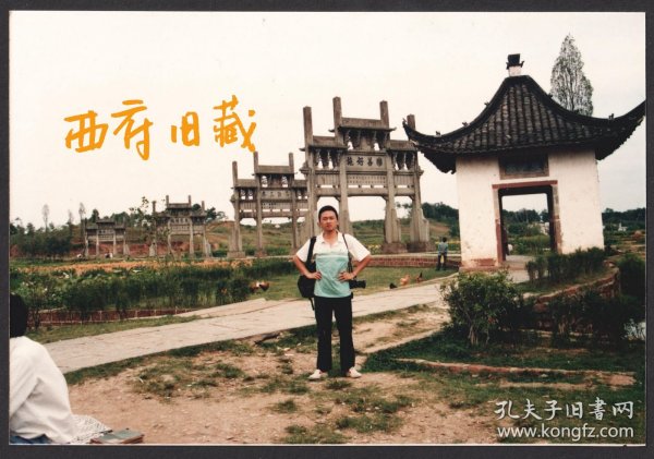 1994年，安徽歙县鲍氏牌坊群老照片