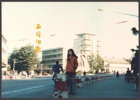 八十年代老照片，四川西昌市地标月城广场老照片