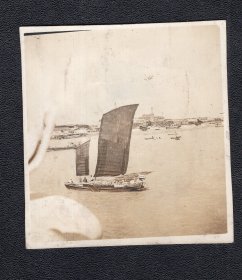 民国年代江中帆船老照片1张(尺寸约5.2*5.6厘米）4718