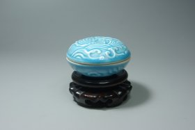日本近代京烧蓝釉模雕鱼跃香盒（全品）