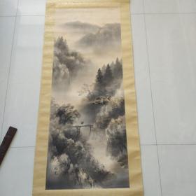 【30】    老画轴     挂轴 梅光      立轴    绢本绫裱     画芯尺寸：105CM×40CM       收藏品   卷轴