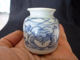 清缠枝莲青花水盂全品，品相完好，高4.9cm、无任何毛病，包老包真。