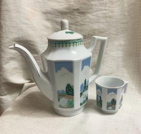 山水茶壶和茶杯