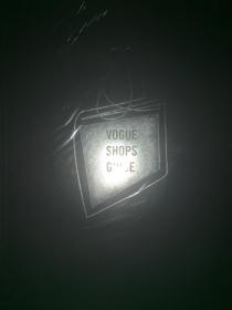 VOGUE ITALIA 意大利版 vogue shops guide 2003-2004年 精装