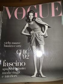 VOGUE ITALIA 意大利版 1992年1月 Meghan Douglas 带秀场副刊老米封面