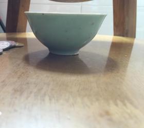 清代豆青釉压手杯瓷片标本