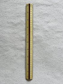 60年代木尺（天鹅牌，公市尺对照，尺侧带裁纸铁条）