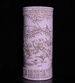 清王炳荣雕刻锦上添花纹帽筒，高18.3×12.6厘米