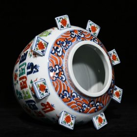 明青花五彩梵文出戟盖罐