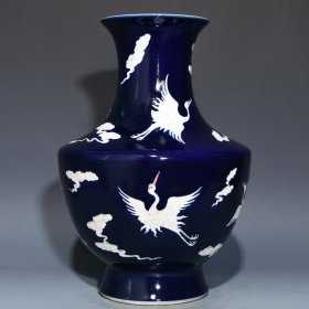 明嘉靖祭蓝留白云鹤纹瓶，高36.5cm直径26cm，价1140