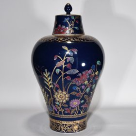 清乾隆蓝釉珐琅彩花卉纹梅瓶 尺寸：44×25厘米 价格3800