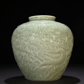 清乾隆粉青釉雕刻苍龙教子罐26*25厘米 7350元