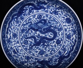清雍正青花龙纹盘 尺寸5.6*27厘米 价格3600
