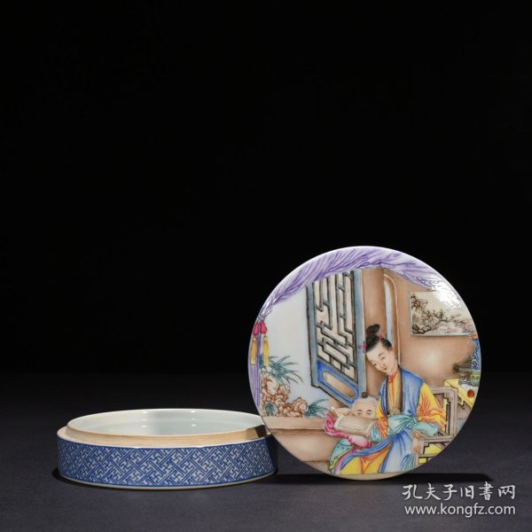 清雍正珐琅彩美人带子人物粉盒印盒 尺寸:4.5*12.5厘米 价格3000