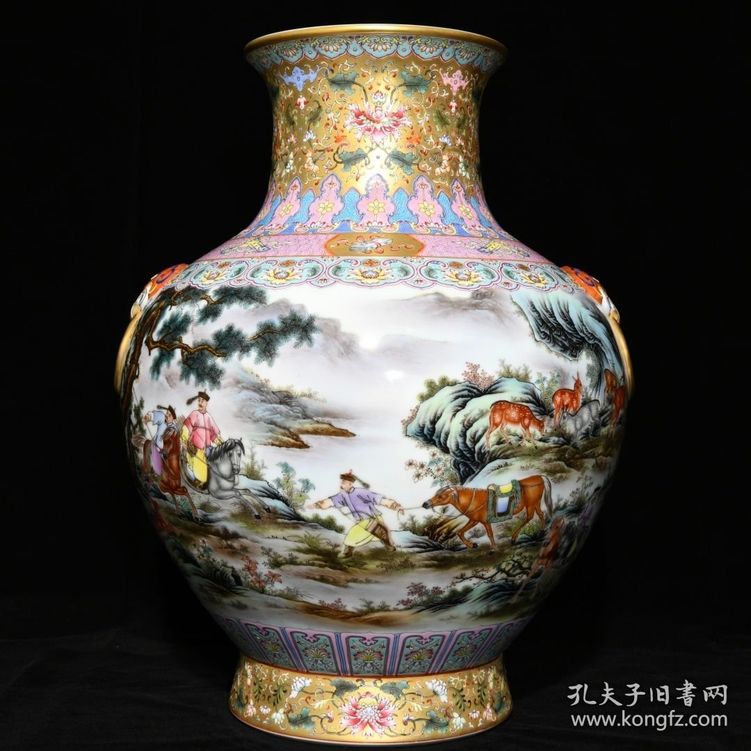 清乾隆金地粉彩通景乾隆狩猎图辅首尊