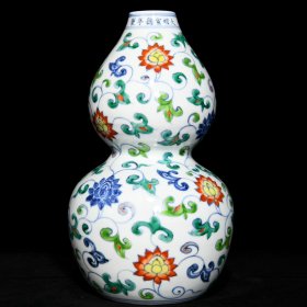 明宣德青花五彩缠枝花卉纹葫芦瓶，高31cm直径17.5cm，价1140