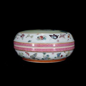 清雍正粉彩人物故事纹果盒