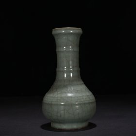 宋官窑穿带盘口瓶 尺寸：19*11厘米 价格498