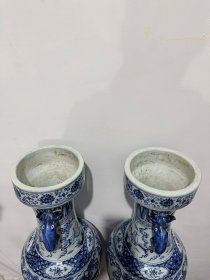 明天顺青花琴棋书画人物纹象耳瓶