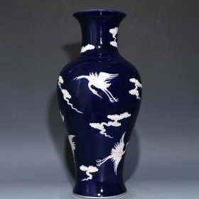 明嘉靖祭蓝留白云鹤纹观音瓶，高46.3cm直径21cm，价1140