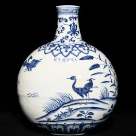 明宣德青花花鸟纹扁瓶，高28.5cm直径22.5cm，价1520