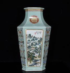 清乾隆豆青粉彩描金山水纹方瓶；尺寸47.5*25厘米价8000