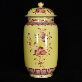 清乾隆黄釉矾红三果纹罐  32.5×18厘米 价:3300