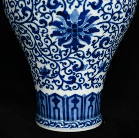 清乾隆青花缠枝花卉纹瓶，36×16厘米 价:2880