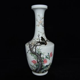 清雍正珐琅彩花鸟纹瓶  29.5×12.5厘米 价:3000