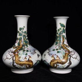 清雍正粉彩花鸟纹赏瓶 高30cm直径20cm 价格10800
