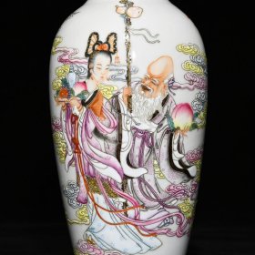 清乾隆 粉彩麻姑献寿纹柳叶瓶；高27.8cm直径8.8cm；价10000