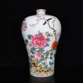 清雍正粉彩花鸟纹梅瓶；尺寸39*24厘米价6500
