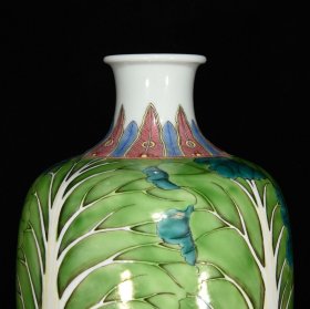 清乾隆粉彩百财纹瓶