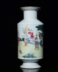 清乾隆粉彩人物故事纹灯笼瓶；高27.8×13.5厘米价2090