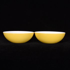 清雍正黄釉花鸟纹杯3×9 厘米￥1800一对