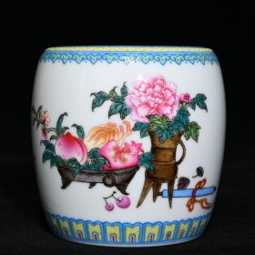 清雍正粉彩博古花卉三果纹手枕 高7.8cm直径7.8cm 价3600