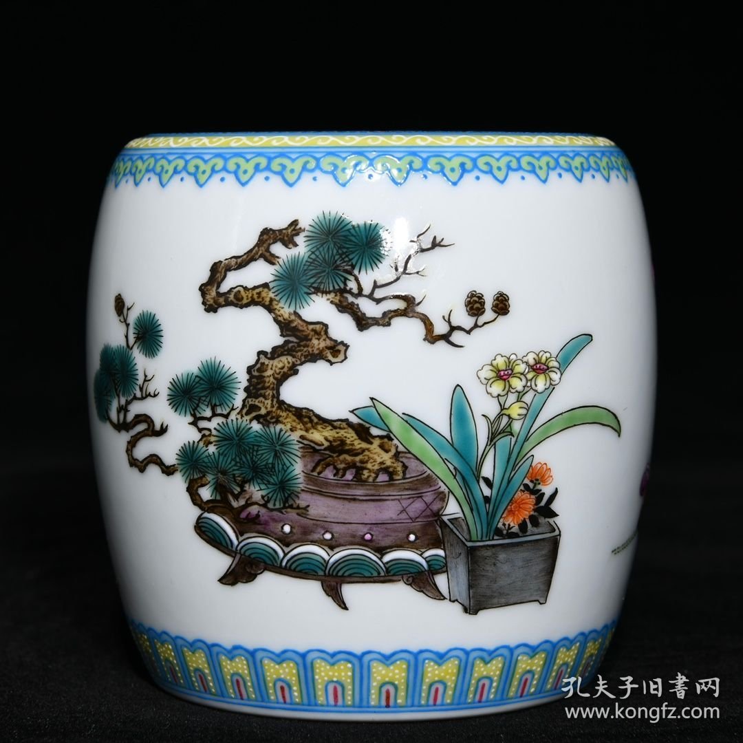 清雍正粉彩博古花卉三果纹手枕 高7.8cm直径7.8cm 价3600