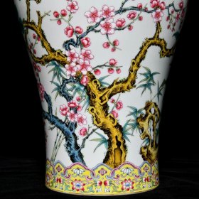 清雍正粉彩松竹梅纹梅瓶 高36cm直径21.5cm 价格5678