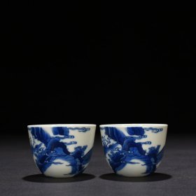 清康熙青花老子出关人物纹卧足杯 尺寸：4.5*6厘米 价格1615