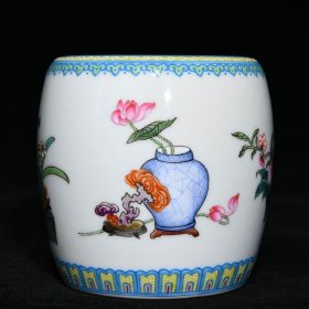 清雍正粉彩博古花卉三果纹手枕 高7.8cm直径7.8cm 价3600