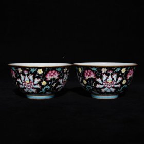 清雍正御制珐琅彩缠枝花卉纹碗 尺寸：6×11.5厘米 价格4600