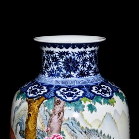乾隆青花粉彩走兽图灯笼瓶；高39.3cm直径24cm；价12000