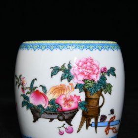 清雍正粉彩博古花卉三果纹手枕 高7.8cm直径7.8cm 价3600